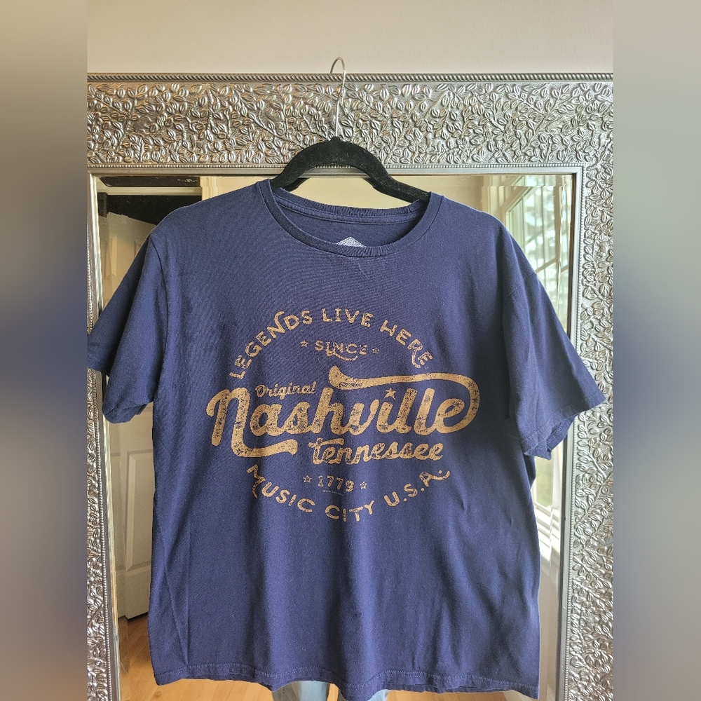 Nashville Legends Music City Blue‎ T-Shirt. Unisex. Size L.